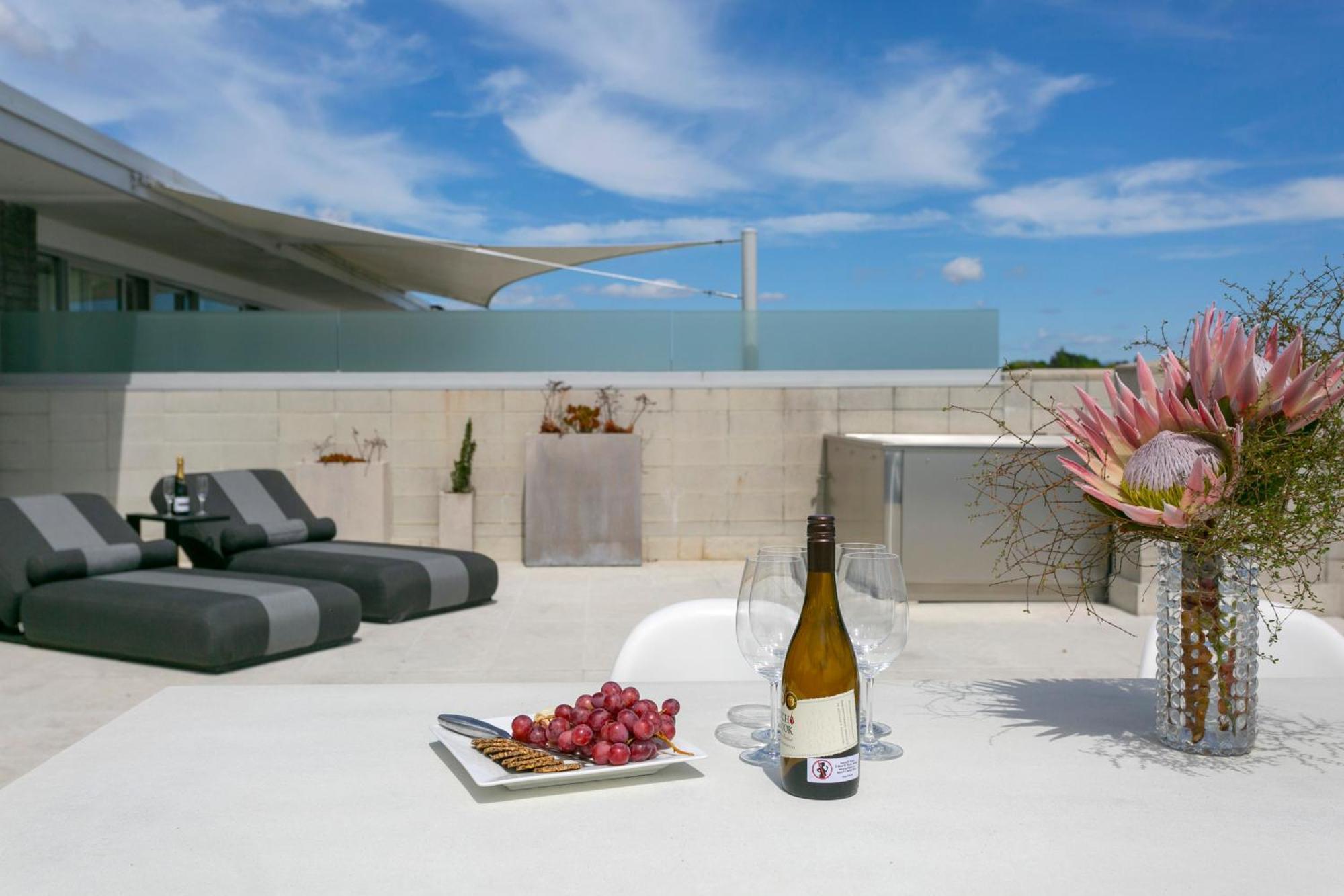 الشقق الفندقية Sacred Waters تاوبو المظهر الخارجي الصورة The rooftop terrace