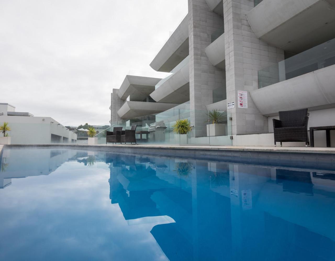 الشقق الفندقية Sacred Waters تاوبو المظهر الخارجي الصورة The swimming pool at the hotel